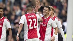 Ziyech, celebrando el quinto gol del Ajax con Tadic.