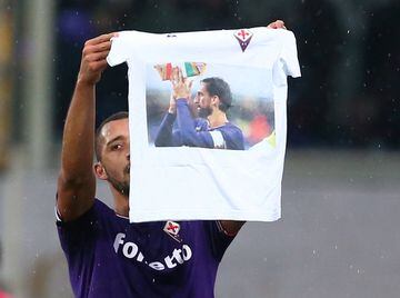 Emotivo homenaje de la afición de la Fiorentina a Astori