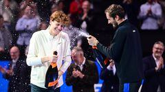 Vienna (Austria), 29/10/2023.- Jannik Sinner of Italy is sprayed with champaign from Daniil Medvedev of Russia (R) after winning their final match at the Erste Bank Open ATP tennis tournament in Vienna, Austria, 29 October 2023. (Tenis, Italia, Rusia, Viena) EFE/EPA/CHRISTIAN BRUNA
