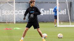 Aleix Febas, en un entrenamiento con el Málaga.