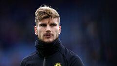 20 November 2021, United Kingdom, Leicester: Chelsea&#039;s Timo Werner crosses the pitch prior to the start of the English Premier League soccer match between Leicester City and Chelsea at the King Power Stadium. Photo: Mike Egerton/PA Wire/dpa 20/11/20