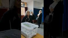 Mujer le dedica el voto a su amiga detenida desaparecida y ocurre esto: ¡miles de reproducciones!