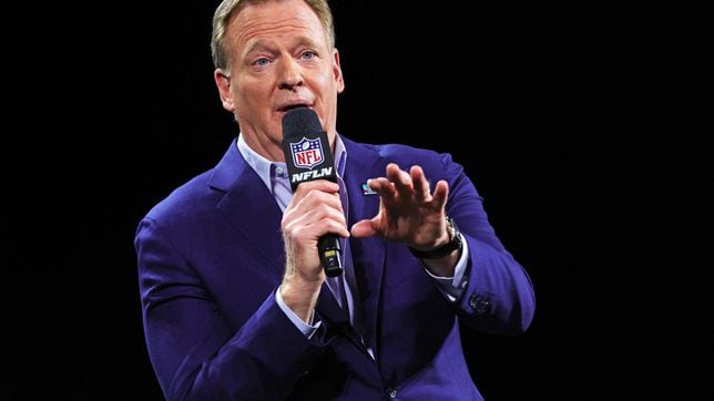 How much money does NFL commissioner Roger Goodell make per year
