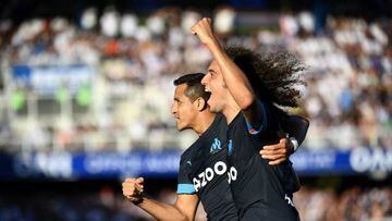 Alexis Sanchez y Matteo Guendouzi celebran el segundo gol del Marsella.