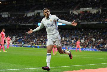 Mariano celebrates after scoring Real's third goal against Cultural Leonesa.