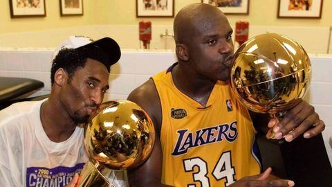 Kobe y Shaq celebran el primer anillo de la NBA que conquistaron juntos con Los &Aacute;ngeles Lakers en el 2000