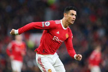 MANCHESTER, ENGLAND - DECEMBER 05: Cristiano Ronaldo of Manchester United during the Premier League match between Manchester United and Crystal Palace at Old Trafford on December 05, 2021 in Manchester, England. (Photo by Alex Livesey/Getty Images)