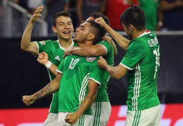 Jesus Manuel Corona #10 of Mexico celebrates a second half goal with his teammates during the 2016 Copa America Centenario Group match 