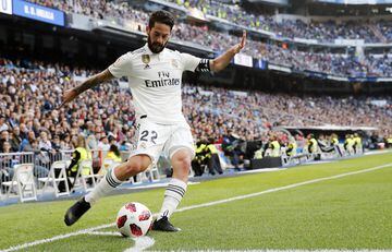 Going purely on his predicament in the here and now, Isco would seem to be odds on to depart Real Madrid. He has started just twice in 16 games under current Madrid boss Santiago Solari, with whom he appears to have a relationship that can at best be desc