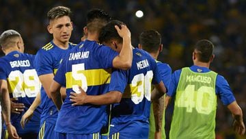 MENDOZA, ARGENTINA - NOVEMBER 03: (L-R) Luis V&aacute;zquez, Carlos Zambrano and Cristian Medina of Boca Juniors celebrate qualifying to the final after winning a semifinal match of Copa Argentina 2021 between Boca Juniors and Argentinos Juniors at Estadio Malvinas Argentinas on November 3, 2021 in Mendoza, Argentina. (Photo by Alexis Lloret/Getty Images)