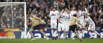 6 de noviembre de 2008. Gol de falta de Del Piero en el partido de Champions League Real Madrid-Juve.