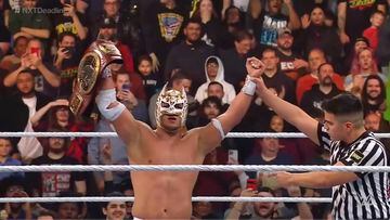 Dragon Lee levanta el campeonato de Norte América después de vencer a Dominik Mysterio.