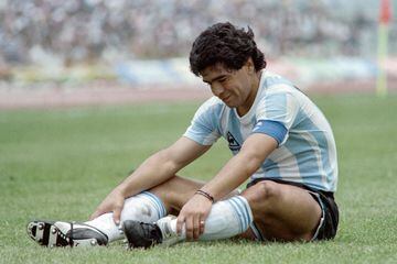  Diego Maradona 