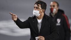 BUENOS AIRES, ARGENTINA - JULY 25: Marcelo Gallardo coach of River Plate gestures at the end of the first half during a match between River Plate and Union as part of Torneo Liga Profesional 2021 at Estadio Monumental Antonio Vespucio Liberti on July 25, 2021 in Buenos Aires, Argentina. (Photo by Marcelo Endelli/Getty Images)