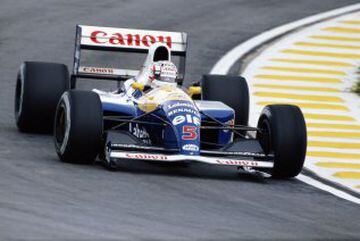 Nigel Mansell  se retiró de la F1 y compitió en Cart IndyCar donde ganó en su primer año pero no pudo conseguir la victoria en las 500 Millas de Indianapolis.