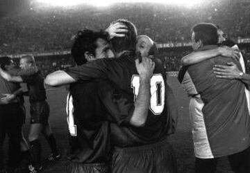 Copa del Rey 1989-1990. (05/04/90). Estadio de Mestalla. Barcelona-Real Madrid. El conjunto blaugrana gano 2-0 con goles de Amor y Julio Salinas. Fue el primer título del 'Dream Team' de Johan Cruyff.