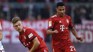Joshua Kimmich y Serge Gnabry durante un partido con el Bayern M&uacute;nich por Bundesliga