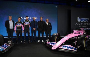 Renault Group's Chief Executive Luca De Meo (R), CEO of Alpine F1, Laurent Rossi (2R), French drivers Pierre Gasly (2L) and Esteban Ocon (3L), British Technical Chief Pat Fry (L) and French football coach and former football player Zinedine Zidane (3R) pose during BWT Alpine F1's 2023 season launch, in London on February 16, 2023. (Photo by Daniel LEAL / AFP)