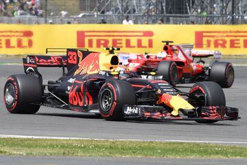 Max Verstappen por delante de Sebastian Vettel.