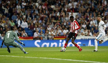 Iñaki Williams scores for Athletic Bilbao and makes it 0-1.