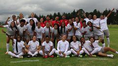 Jugadoras de Santa Fe antes del viaje a Argentina para la Copa Libertadores Femenina.