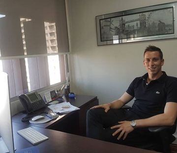 El nuevo arquero de Palestino es uno de los socios fundadores de Invierte Pro, una empresa de asesoría para compra, venta e inversiones inmobiliarias, especialmente dedicado a deportistas.