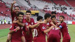 Los jugadores de Qatar celebran uno de los goles a Tailandia en cuartos de final del Asi&aacute;tico Sub-19.