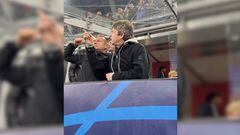 La sorpresiva visita de Noel Gallagher en el Milan ante PSG