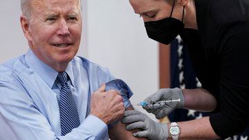 El Presidente Joe Biden da positivo por coronavirus. ¿Qué vacuna contra la covid-19 tiene el mandatario y cuántas dosis se ha puesto? Aquí los detalles.