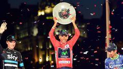 Nairo Quintana celebra en el primer lugar del podio de la Vuelta a Espa&ntilde;a.