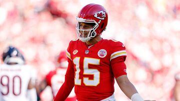 KANSAS CITY, MISSOURI - SEPTEMBER 24: Patrick Mahomes #15 of the Kansas City Chiefs reacts to a call from game officials in the second quarter of a game against the Chicago Bears at GEHA Field at Arrowhead Stadium on September 24, 2023 in Kansas City, Missouri.   David Eulitt/Getty Images/AFP (Photo by David Eulitt / GETTY IMAGES NORTH AMERICA / Getty Images via AFP)