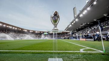 HELSINKI, FINLAND - AUGUST 10: UEFA Supercup trophy during the UEFA Super Cup   match between Real Madrid v Eintracht Frankfurt at the Olympic Stadium Helsinki on August 10, 2022 in Helsinki Finland (Photo by David S. Bustamante/Soccrates/Getty Images)