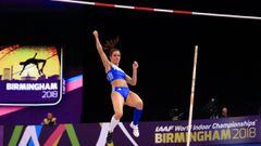 La griega Katerina Stefanidi, ganando este invierno el Mundial indoor de Birmingham.