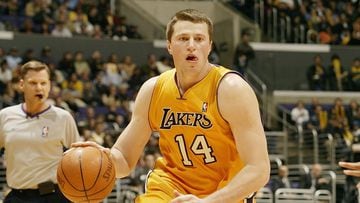 Medvedenko jugó 249 partidos con los Lakers entre el 2000 y el 2006. Durante ese lapso, el nacido en Karapyshi promedió 5.4 puntos, 2.9 rebotes, 0.5 asistencias y 0.4 robos por partido.