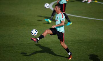 Cristiano gets back to training ahead of Euro 2016.