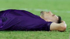 Luka Jovic, jugador de la Fiorentina, se lamenta en el suelo de una ocasión fallada.