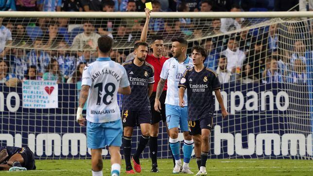 El Málaga no puede con un Real Madrid Castilla superior