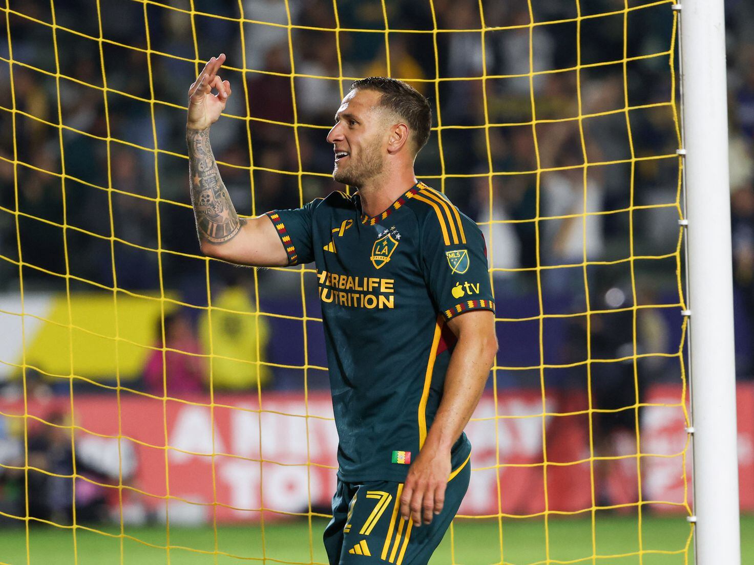 LA Galaxy 2-0 Guadalajara: LA Galaxy won the first soccer game at