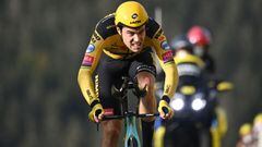 Tom Dumoulin rueda durante la crono final del Tour de Francia 2020 en La Planche des Belles Filles.