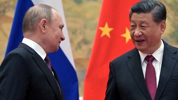 FILE PHOTO: Russian President Vladimir Putin meets with Chinese President Xi Jinping in Beijing, China, February 4, 2022. Sputnik/Aleksey Druzhinin/Kremlin via REUTERS ATTENTION EDITORS - THIS IMAGE WAS PROVIDED BY A THIRD PARTY/File Photo