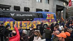 MADRID, 20/03/2022.- El autocar del FC Barcelona llega al hotel donde se aloja el equipo horas antes del clásico contra el Real Madrid dentro del a 29º jornada de LaLiga Santander, este domingo, en Madrid. EFE/ Fernando Villar
