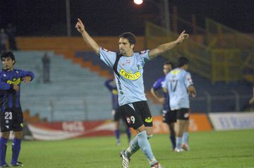 El ex seleccionado venezolano defendió a O’Higgins entre 2006 y 2007. Disputó 42 encuentros y marcó 24 goles.