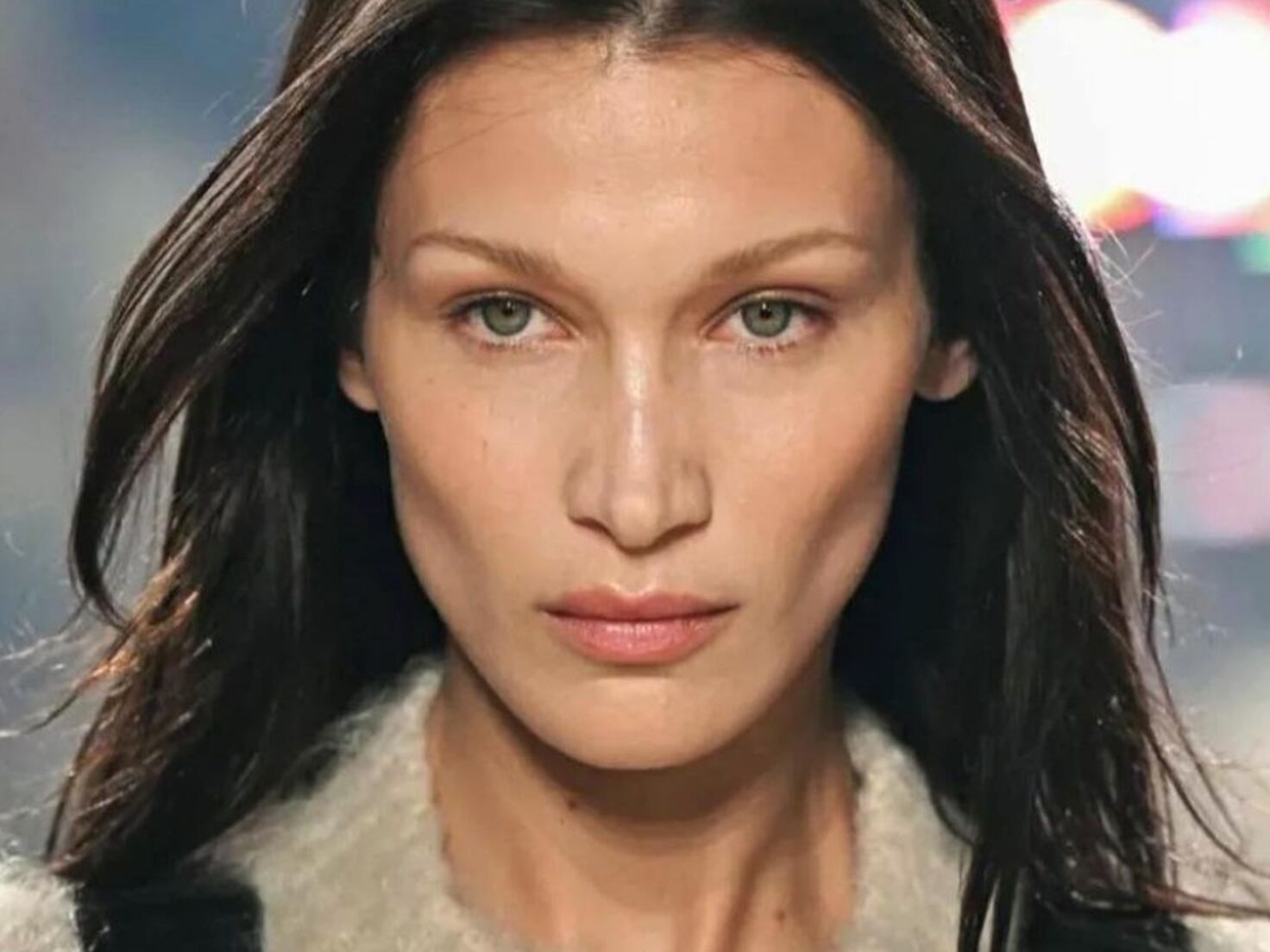 Bella Hadid revela plástica no nariz aos 14 anos