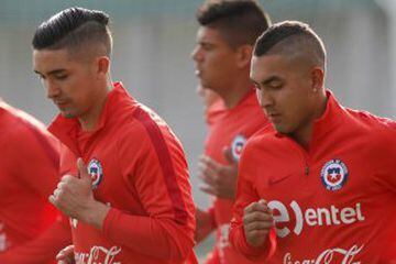 Jeisson Vargas se puede convertir este martes en el jugador más joven en debutar en un partido oficial por la Selección Chilena. Con 18 años y 195 días, desbancaría a Patricio Yáñez.