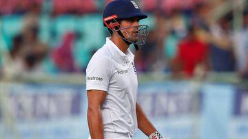 India-England: tourists' second Test hopes hurt by late wickets