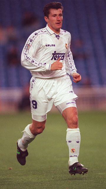 El croata fue el nueve del conjunto blanco durante tres temporadas desde la 96/97 hasta la 98/99. Lo llevó además en el Arsenal, Sevilla y HSK Gradanski. 