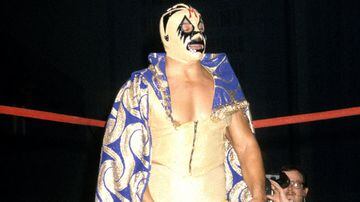 Mil Máscaras se presenta con la WWF (WWE) en los Estados Unidos.