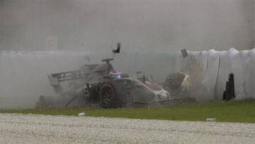 El accidente de Grosjean en Sepang.