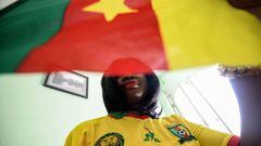 Cameroonian woman living in Cairo Celine Takou poses for a picture on July 2, 2019. - Winner in 2017, Cameroon is a favourite of the 2019 Africa Cup of Nations (CAN). The defending champions will face Nigeria on July 7 in the round of 16. (Photo by Mohame