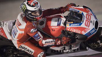 Jorge Lorenzo con la Ducati en el test de Qatar.
